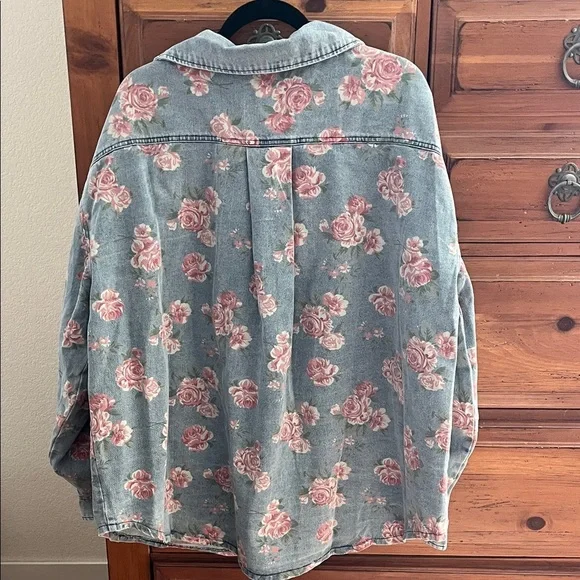 BiBi Denim Jacket Shacket with Pink Floral Design NWOT - Picture 7 of 11